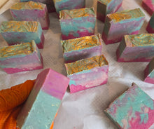 Load image into Gallery viewer, Cold-press Soap Sweater weather scent